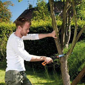 Ножівка по дереву садова Fiskars Xtract SW75 255 мм (1000614)