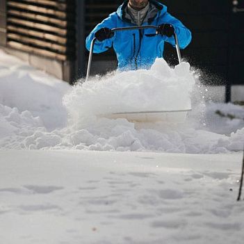 Лопата-скрепер снігоприбиральна Fiskars White Snow (1052523)