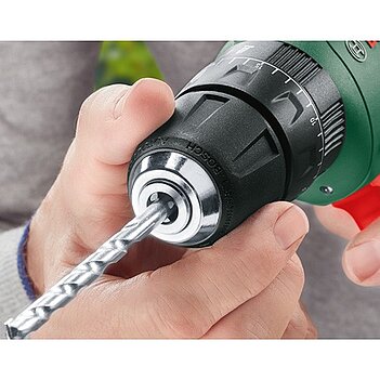 Аккумуляторная дрель-шуруповерт Bosch UniversalDrill 18V (06039D4001)