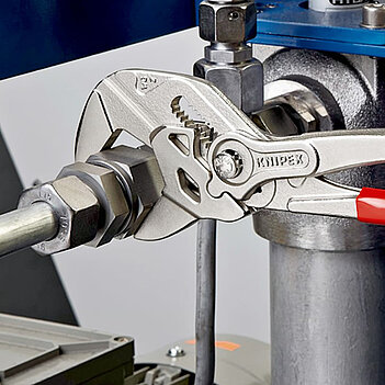 Клещи переставные KNIPEX Cr-V 150 мм с кнопочным фиксатором (86 03 150)