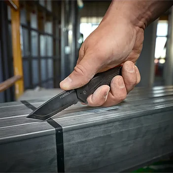Нож складной Milwaukee HARDLINE Serrated (48221998)