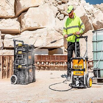 Мойка высокого давления аккумуляторная DeWalt (DCMPW1600N) - без аккумулятора и зарядного устройства