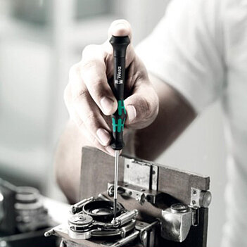 Набор отверток прецизионных WERA Kraftform Micro 12 Universal 1 12 шт. (05073675001)