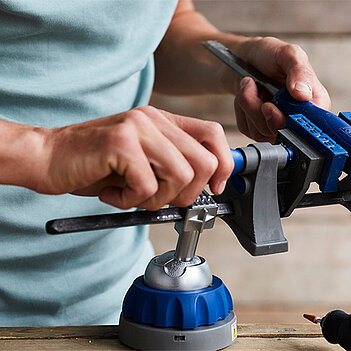 Лещата слюсарні Dremel Multi-Vise 190 мм (26152500JA)