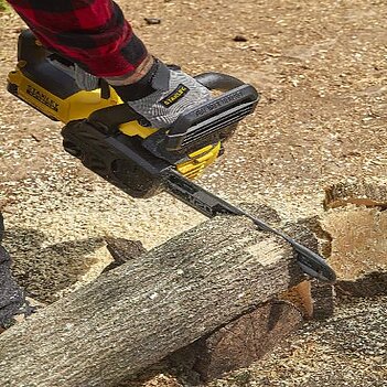 Аккумуляторная цепная пила Stanley FatMax + секатор (SFMCCS630M1+ SFMCPP32M1)