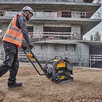 Виброплита аккумуляторная DeWalt POWERSHIFT (DCPS7154N) - без аккумулятора и зарядного устройства