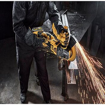 Угловая шлифмашина аккумуляторная DeWalt (DCG460X2)