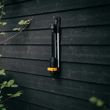 Дождеватель осциллирующий Fiskars Solid M (1070835)