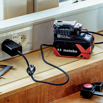 Акумуляторний адаптер живлення Metabo PC 18-65 Power Charger (600409000)