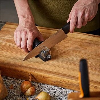 Точилка для ножей Fiskars Essential Roll-Sharp Black (1065598)