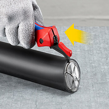 Ніж для зняття ізоляції двофункційний KNIPEX 146 мм (16 50 145 SB)
