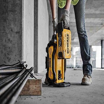 Зарядний пристрій DeWalt POWERSHIFT (DCBPSC0550)