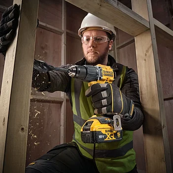 Аккумуляторная ударная дрель-шуруповерт DeWalt (DCD799P2T)