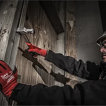 Молоток столярный с гвоздодером Milwaukee 450 г (4932478653)