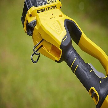 Высоторез аккумуляторный Stanley + кусторез аккумуляторный (SFMCPS620M1+SFMCPH845M1)