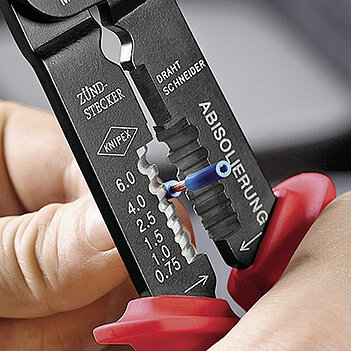 Кліщі для зняття ізоляції та обтиску клем KNIPEX 230 мм (97 21 215)