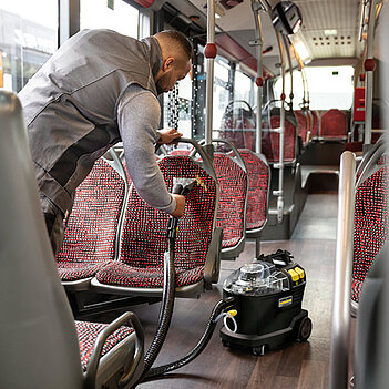 Пилосос Karcher Go!FurtherPuzzi 8/1 Re!Plast + миючий засіб RM 764N OA 1 л (1.100-249.0)
