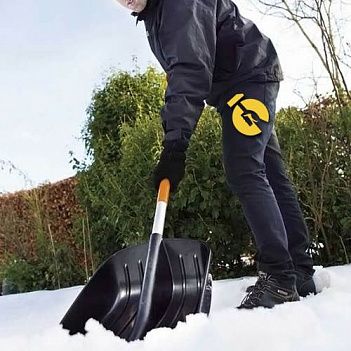Лопата снегоуборочная Fiskars SnowXpert (141001)