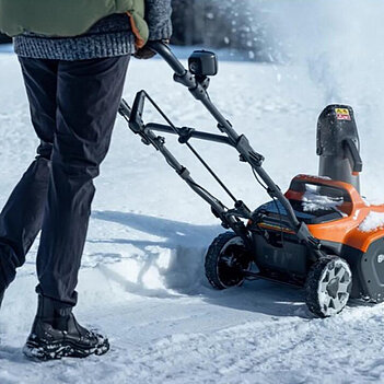Снегоуборщик аккумуляторный Husqvarna ST 143i (9707890-01) - без аккумулятора и зарядного устройства