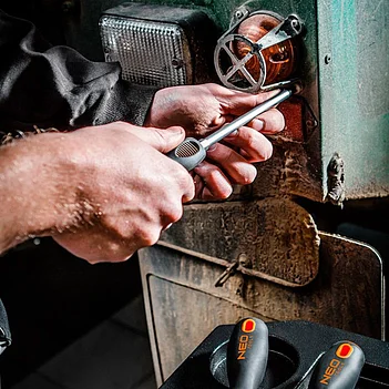 Отвертка крестовая Neo Tools S2 PH1 x 100 мм (04-022)