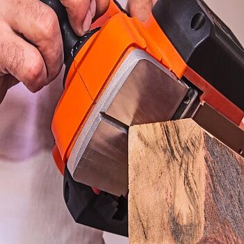 Рубанок електричний Black&Decker (BEW712)
