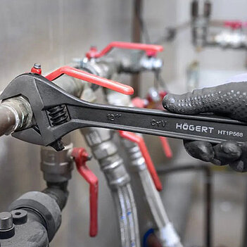 Ключ розвідний Hoegert Cr-V 300 мм (HT1P568)
