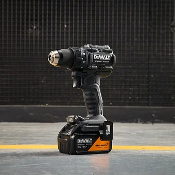 Аккумуляторная дрель-шуруповерт DeWalt McLaren F1 TEAM SPECIAL EDITION (DCD81MP2T)