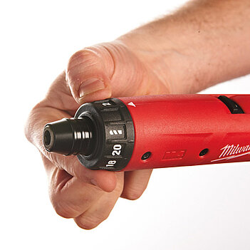 Отвертка аккумуляторная Milwaukee M4 D-202B (4933440475)