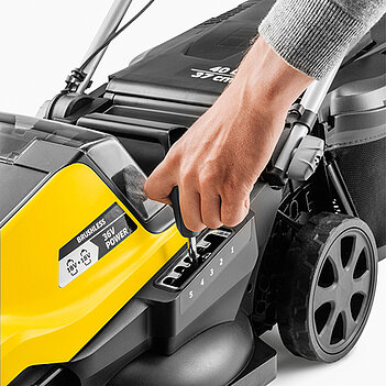 Газонокосилка аккумуляторная LMO 4-18 Dual Battery Set (1.445-421.0)