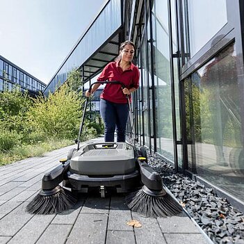 Подметальная машина Karcher KM 70/20 C 2SB (1.517-131.0)
