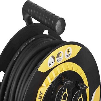 Удлинитель на катушке Stanley 20м, 3х1.5 (SXCR-111)