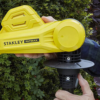 Высоторез аккумуляторный Stanley + кусторез аккумуляторный (SFMCPS620M1+SFMCPH845M1)