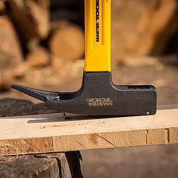 Молоток кровельщика MASTERTOOL 600 г (02-0920)