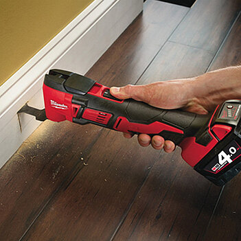 Багатофункціональний інструмент акумуляторний Milwaukee M18 BMT-421C (4933446210)