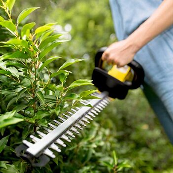 Кущоріз акумуляторний Karcher HGE 2-18 (1.445-600.0) - без акумулятора та зарядного пристрою