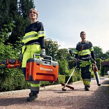 Зарядное устройство Husqvarna 40-C1000x4 (9707048-01)
