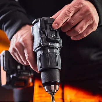 Аккумуляторная ударная дрель-шуруповерт DeWalt McLaren F1 TEAM SPECIAL EDITION + набор бит + рулетка (DCD86MP2KT)