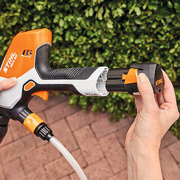 Мийка високого тиску акумуляторна Stihl RCA 20 SET (RA020117613)