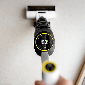 Підлогомийна машина акумуляторна Karcher FCV 4 Dry Extra (1.056-136.0)