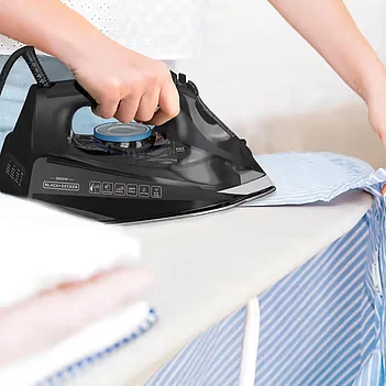 Утюг Black&Decker (BXIR2805E)