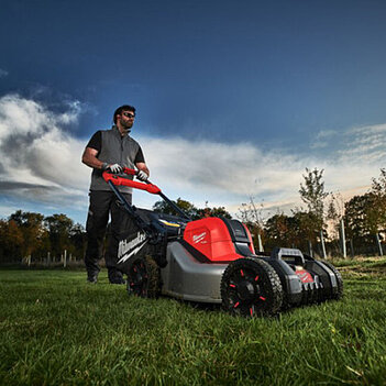 Газонокосилка аккумуляторная Milwaukee M18 F2LM46-0 (4933492010) - без аккумулятора и зарядного устройства