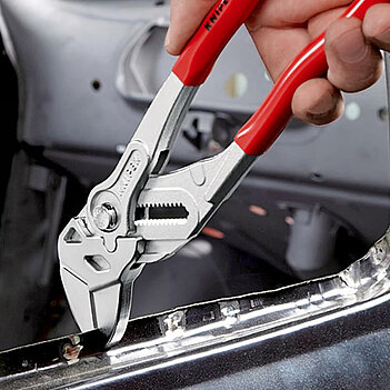 Клещи переставные KNIPEX Cr-V 150 мм с кнопочным фиксатором (86 03 150)
