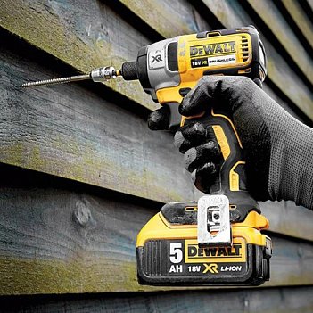 Аккумуляторный ударный шуруповерт DeWalt (DCF887NT+DCB183)