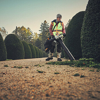 Повітродувка акумуляторна Stihl SHA 140 (BA090115903) - без акумулятора та зарядного пристрою
