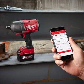 Гайковерт ударный аккумуляторный Milwaukee M18 ONEFHIWF34-502X (4933459730)