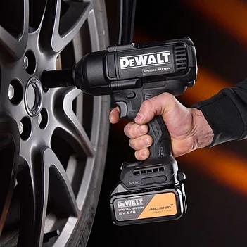 Набор инструментов аккумуляторных DeWalt McLaren F1 TEAM LIMITED EDITION (DCK5222MP3T)
