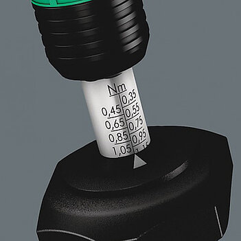 Отвертка динамометрическая с набором бит WERA Kraftform 7440/41 0.3-3.0 Нм 26 шт. (05074738001)