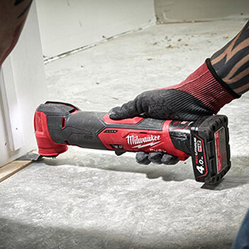 Багатофункціональний інструмент акумуляторний Milwaukee M12 FMT-0 (4933472238) - без акумулятора та зарядного пристрою