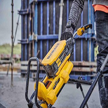 Виброрейка аккумуляторная DeWalt POWERSHIFT (DCPS330N) - без аккумулятора и зарядного устройства