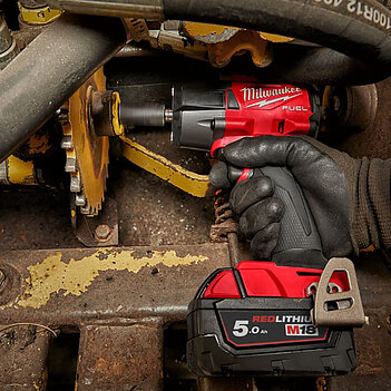 Гайковерт ударный аккумуляторный Milwaukee M18 FMTIW2F12-502Х (4933478450)